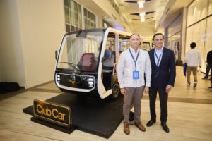 Nuevo minibús eléctrico Club Car para transporte turístico y corporativo sostenible