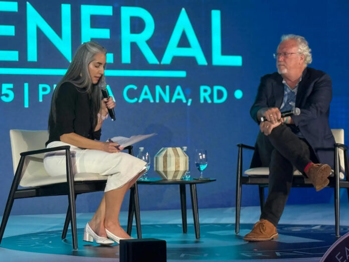 El periodista Jon Lee Anderson afirma que la viralidad es la nueva virtud en la política autoritaria