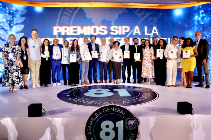 La SIP reconoce la labor de periodistas y entrega los Premios a la Excelencia Periodística 2025 en Punta Cana