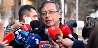 Gustavo Petro se enfrenta a la entidad que regula los medios en Colombia