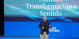 Álex Rovira expone sobre liderazgo consciente y cultura organizacional en Santiago