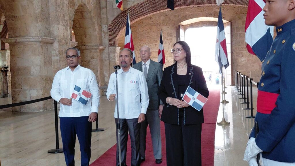  Efemérides Patrias conmemora los 175 años del legado y patriotismo de Salomé Ureña