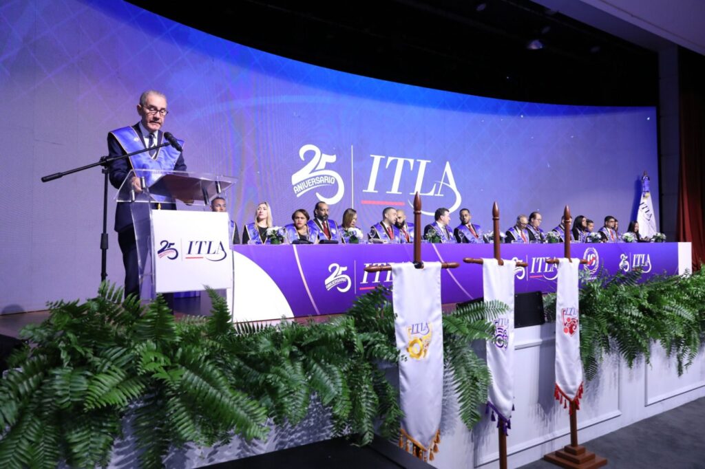 ITLA reconoce a Franklin García Fermín por su trayectoria y aportes a la educación superior dominicana
