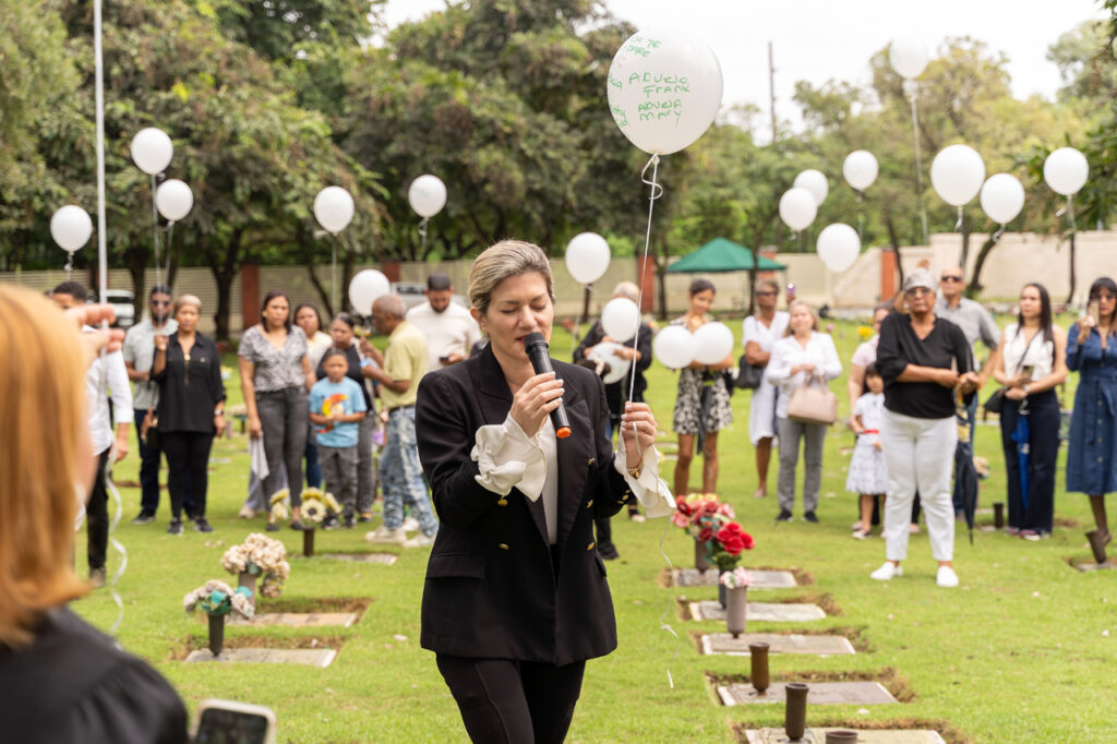 Parque Cementerio Puerta del Cielo conmemora el Día de los Fieles Difuntos con misa y acto simbólico