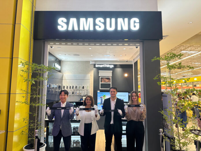 Samsung inaugura su novena tienda en Multiplaza La Romana
