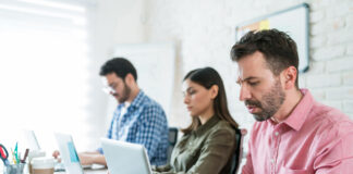 La vida digital reconfigura los sentidos: ¿qué hábitos ayudan a protegerlos?