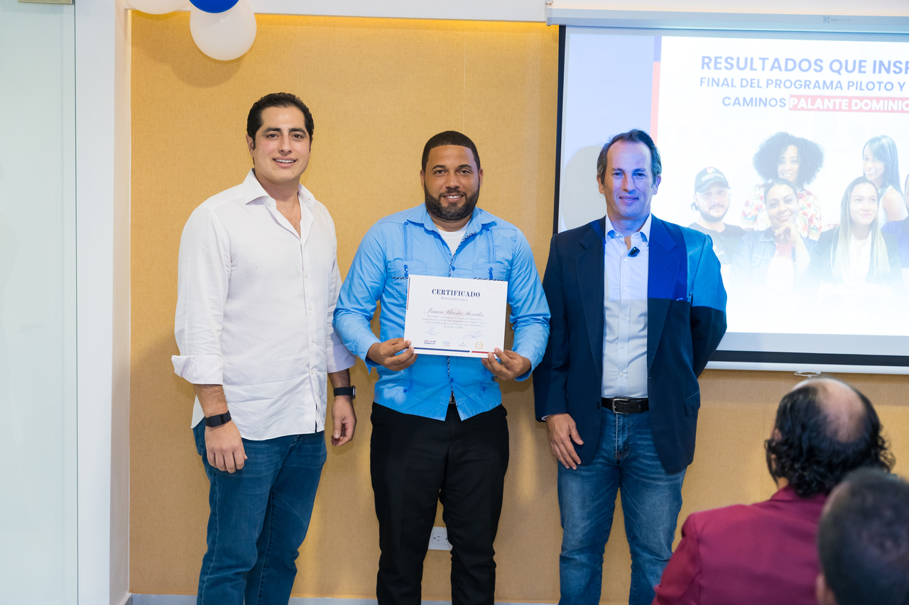 Realizan lanzamiento oficial de Fundación Pa’Lante Dominicana en Miches.