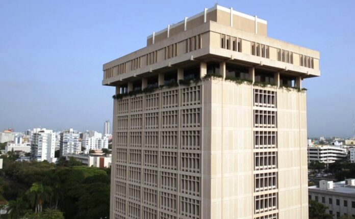 Ante intercidumbre global BCRD mantiene su tasa de política monetaria en 5.25 % anual.