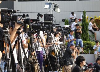 Medios de comunicación recortan el periodismo de servicio y apuestan por investigación y reporteo Medios de comunicación recortan el periodismo de servicio y apuestan por investigación y reporteo