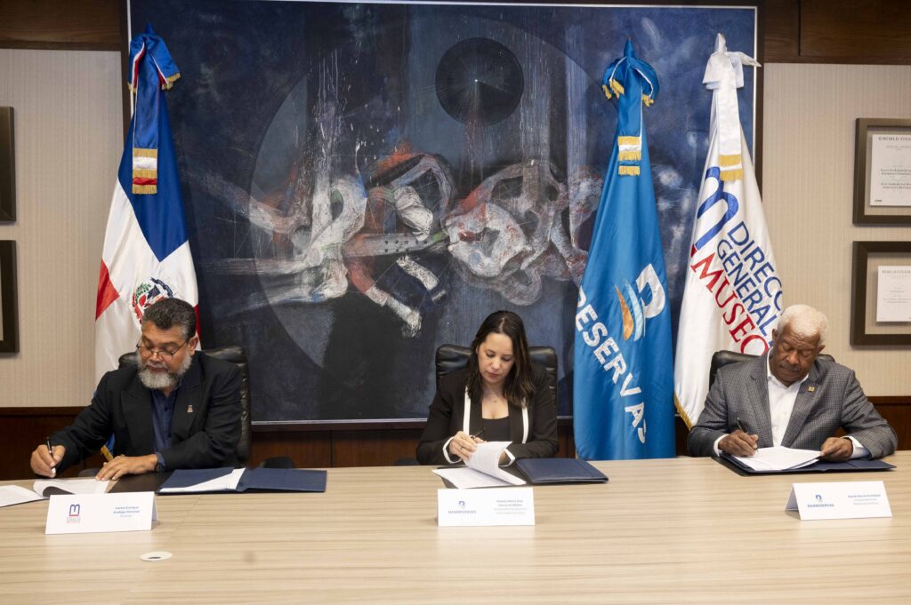 Banreservas y la Dirección General de Museos formalizan marco de colaboración para fortalecer la gestión cultural en Santiago