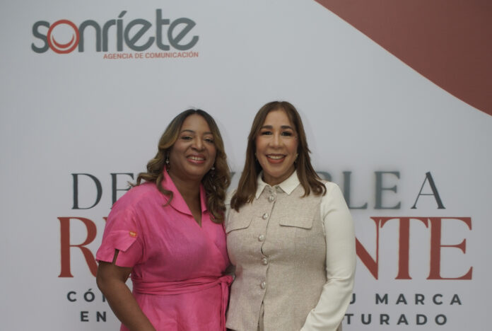 Agencia Sonríete impulsa el liderazgo femenino con la conferencia “De Invisible a Referente” en Santiago