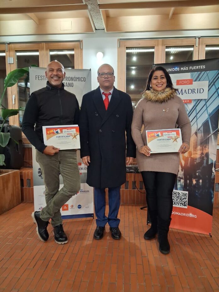 Foro DoMadrid reconoce a los periodistas Yenny Polanco Lovera y Salvador Batista en Madrid
