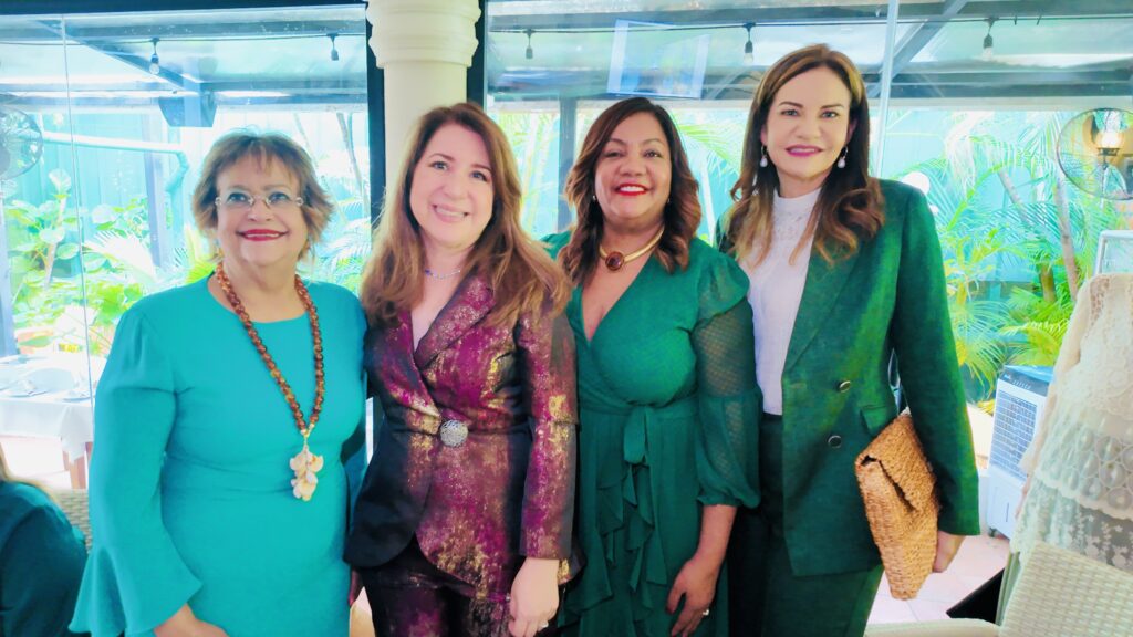 Café Literario y Club de Lectura Verónica Sención celebran almuerzo de confraternidad en torno a los buenos modales