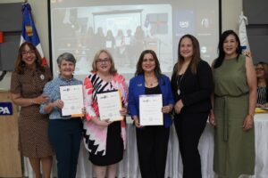 UAPA reconoce a docentes por sus aportes a la Quinta Reforma Curricular
