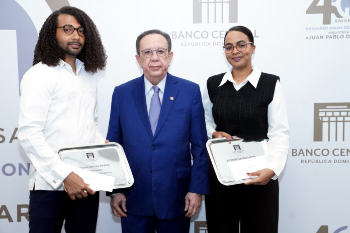 BCRD celebra acto de premiación del Concurso Anual de Economía Biblioteca Juan Pablo Duarte 2025
