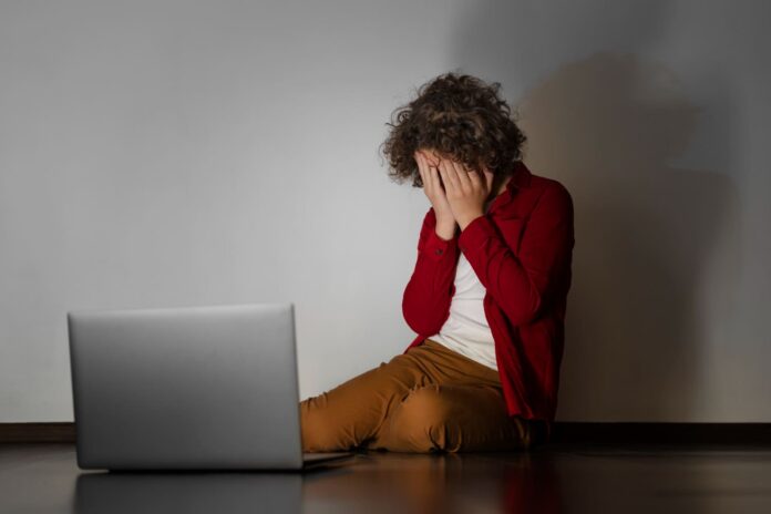El 21 % de los latinoamericanos recurre a chatbots cuando se siente triste