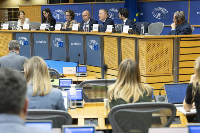 La Comisión de Asuntos Jurídicos del Parlamento Europeo refuerza la protección de los derechos de autor frente a la IA generativa