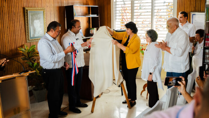 Refidomsa dona obra de Minerva Mirabal al Museo Hermanas Mirabal