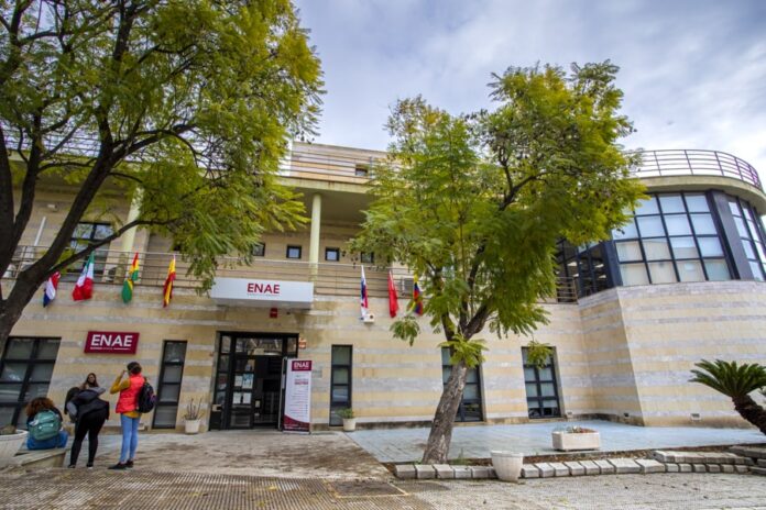 ENAE entre las escuelas de negocios de mayor prestigio disponibles vía MESCYT