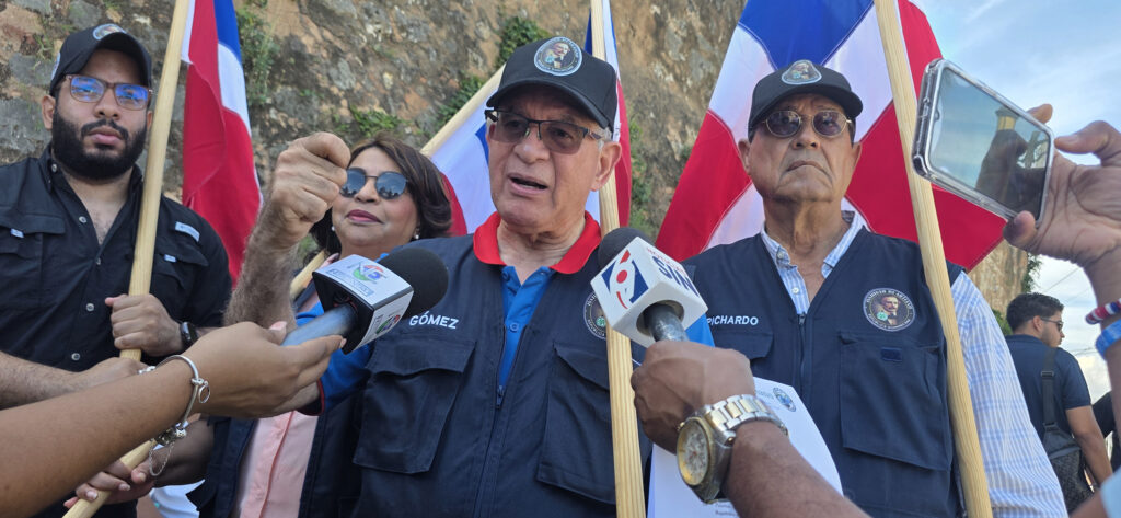 La “Caravana por la Patria 2026” convirtió el Malecón en un desfile de historia y civismo