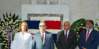 BCRD deposita ofrenda floral en el Altar de la Patria por el 182 aniversario de la Independencia Nacional