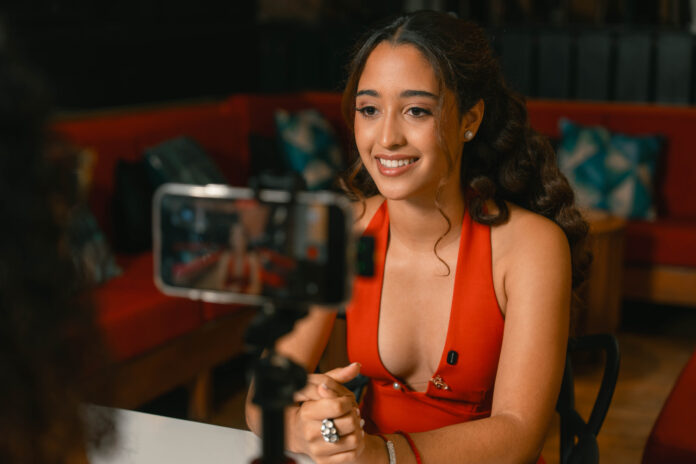 Nicole Padrón interpreta a Milly Quezada en su niñez en la película inaugural del Festival de Cine Global 2026