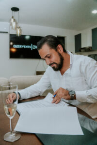 GLG Events formaliza alianza estratégica con Luxmatic Frames para expandir operaciones en Punta Cana