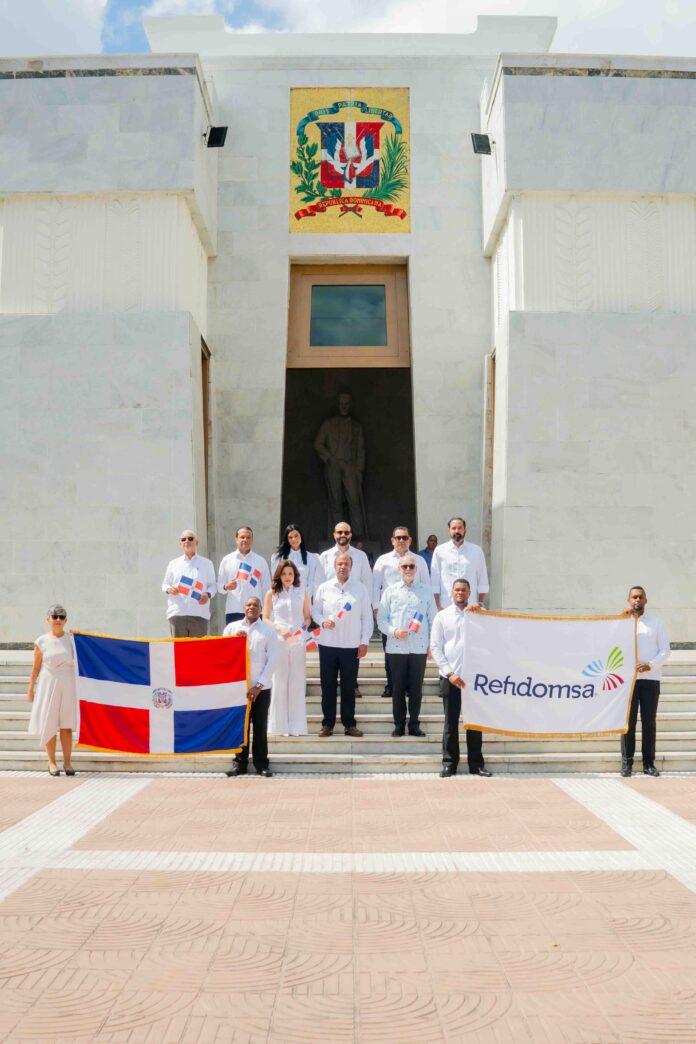 Refidomsa rinde honores a los Padres de la Patria