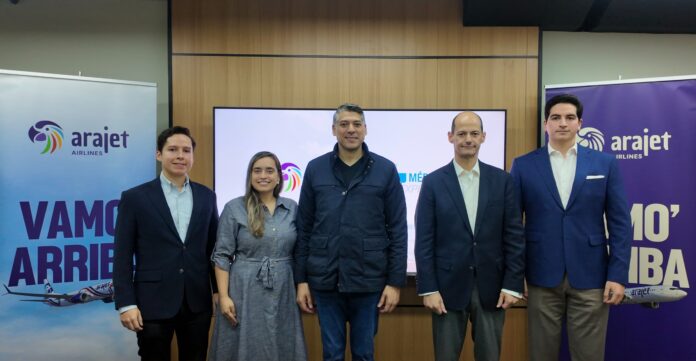 Otto Gonzalez, Ivanna Lajara, Victor Pacheco, Alejandro Cambiaso y Ahmed Hasbún Arajet impulsa turismo médico a través de alianza con Médico Express