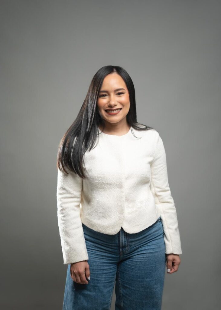 Carol Mueses es la mujer detrás del nuevo impulso de la crónica social dominicana