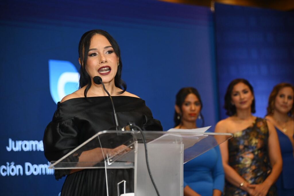 Carol Mueses es la mujer detrás del nuevo impulso de la crónica social dominicana