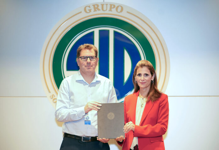 Principal -Ligia Bonetti Presidente Grupo SID y Hugo Domínguez Formato Educativo Escuela de Negocios Grupo SID y Formato Educativo Escuela de Negocios impulsan cultura de aprendizaje permanente con programa de becas internacionales