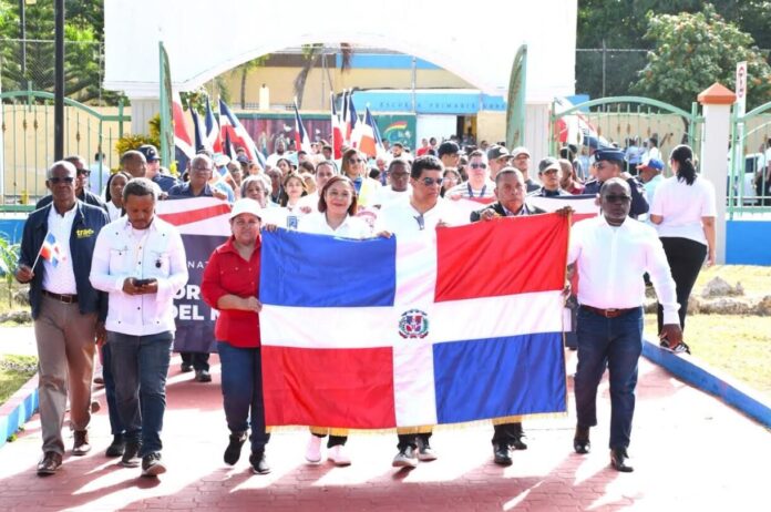 Caminata comunitaria impulsa conciencia ambiental en Santo Domingo Este
