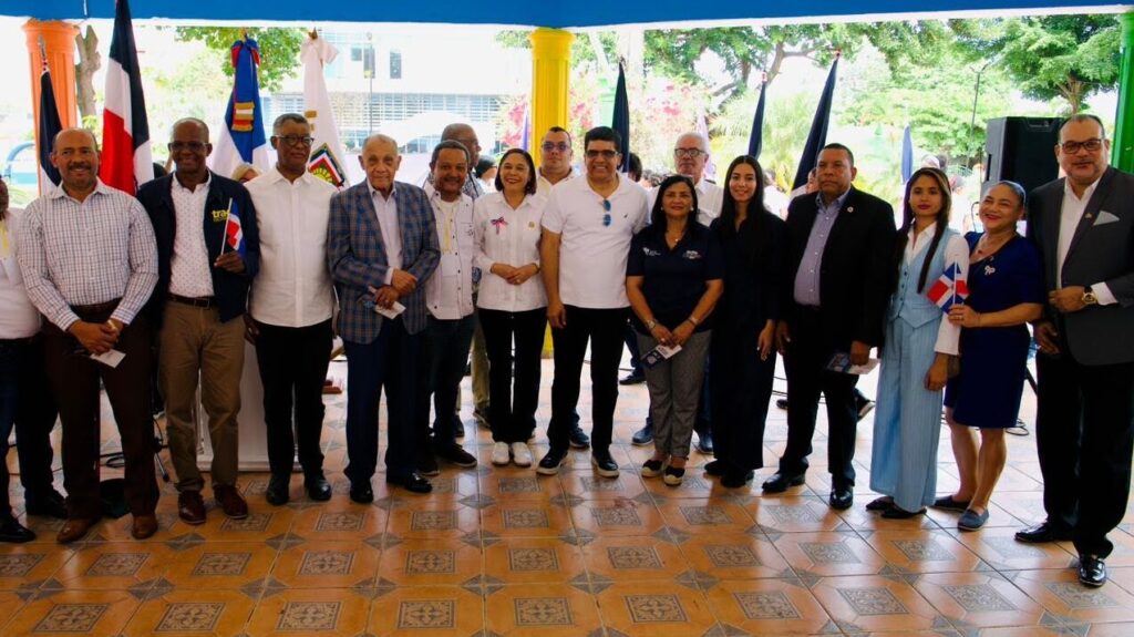 Caminata comunitaria impulsa conciencia ambiental en Santo Domingo Este