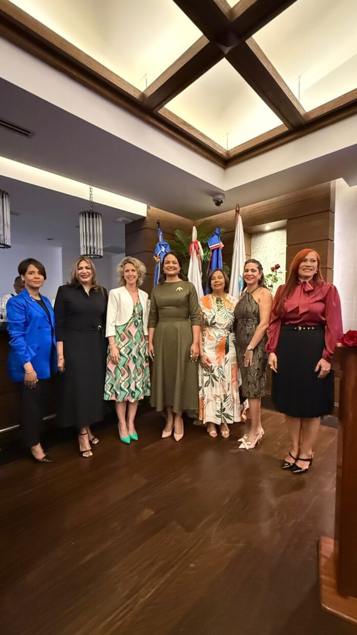 FEM y CCIFD sellan alianza estratégica para impulsar el liderazgo empresarial femenino