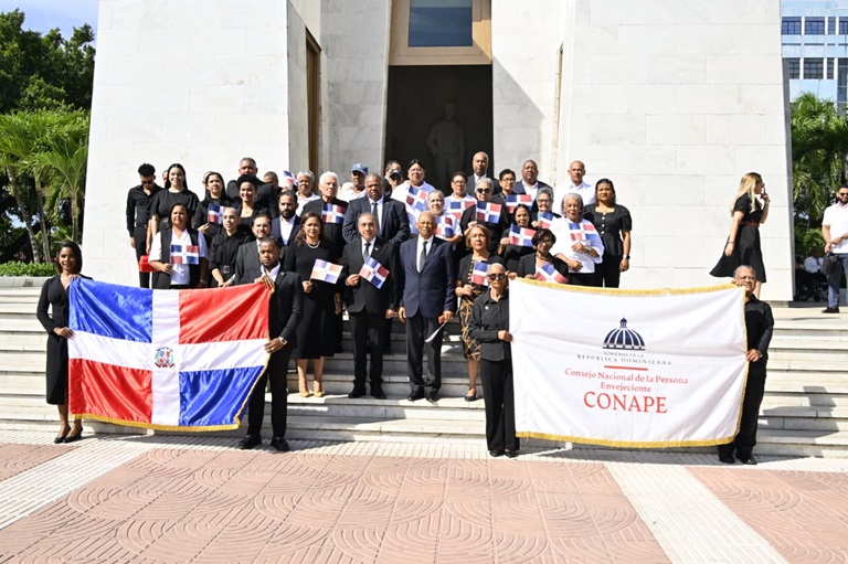 CONAPE rinde homenaje a los Padres de la Patria en aniversario de la Independencia Nacional