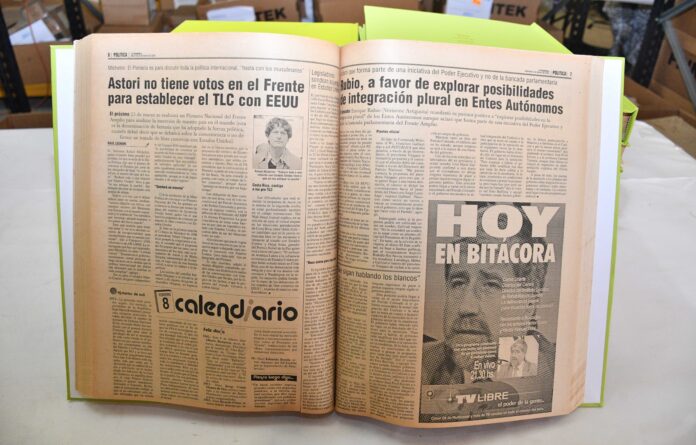 Embajador Rafael Julián Cedano dona más de cien diarios al Archivo General de la Nación
