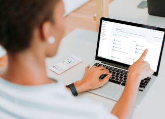 Mujeres emprendedoras lideran la creación de nuevos negocios y muestran mayor resiliencia empresarial