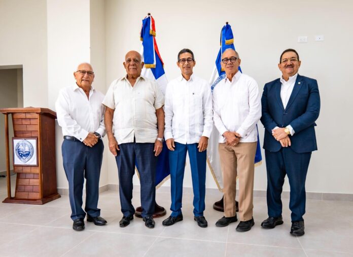 Iván Rondón presenta un relato familiar que honra la memoria y los valores de Hato Mayor en su libro 'RS100'
