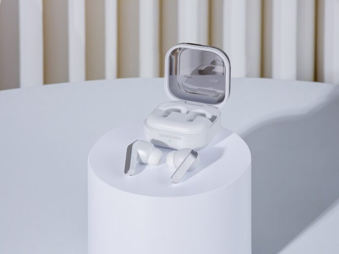 Galaxy Buds4 elevan la calidad de las llamadas con inteligencia artificial y sonido de alta fidelidad