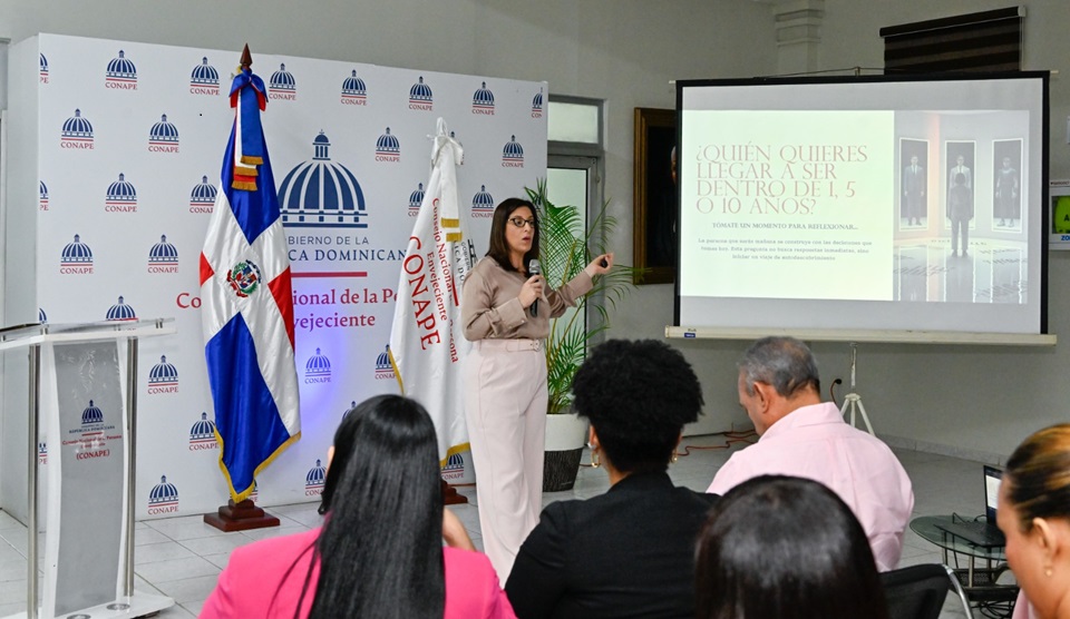 CONAPE resalta el liderazgo de la mujer como motor de cambio social en su día internacional