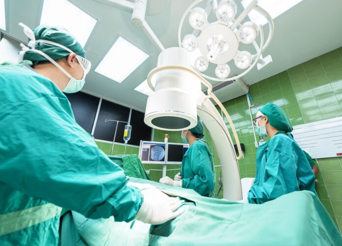 La cirugía es el eje clave en el tratamiento del cáncer colorrectal