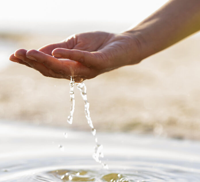 El acceso al agua segura falla ante el calor extremo incluso en ciudades ricas