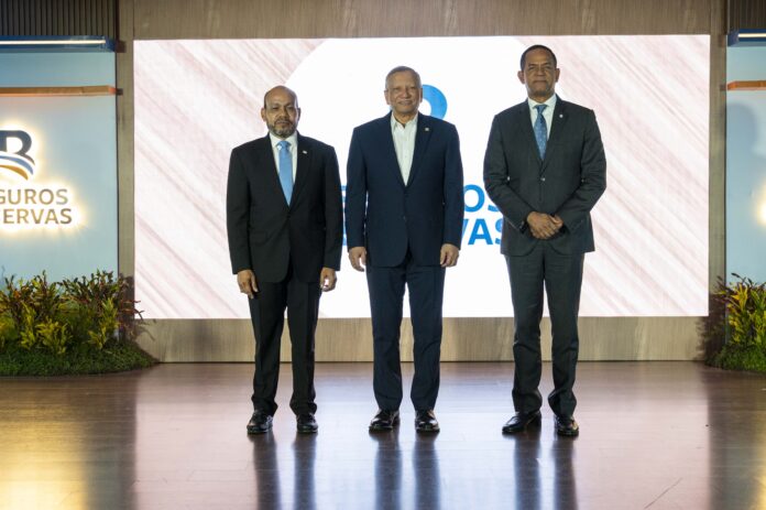 Seguros Reservas celebra 24 años y reconoce a aliados clave del sector asegurador