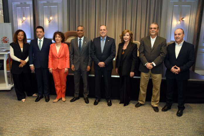 La Cámara de Comercio de España impulsa el debate sobre el futuro de la inversión energética en República Dominicana