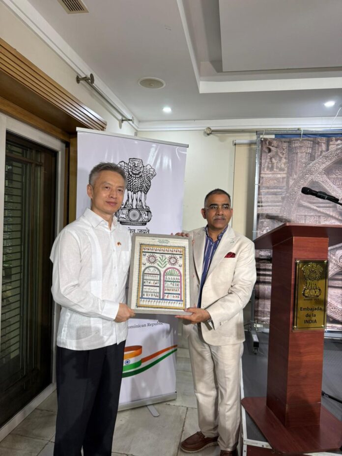Embajador de la India presenta documental sobre el Monte Kailash en Santo Domingo