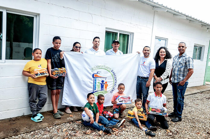 Juguetes VB Voluntariado del Banco Central realiza jornada solidaria en Santiago Rodríguez