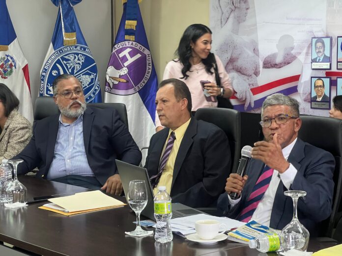 Julián Sosa propone relanzar la Escuela de Comunicación Social de la UASD con enfoque 4.0