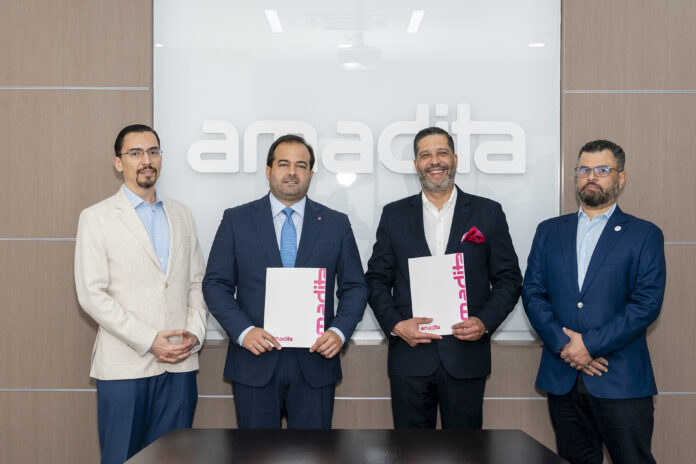 Piero Perrone, Alberto Bergés González, Ulises Acosta y Iohan Fernández Amadita Laboratorio Clínico y Spine Center firman alianza para fortalecer la atención en salud de la columna