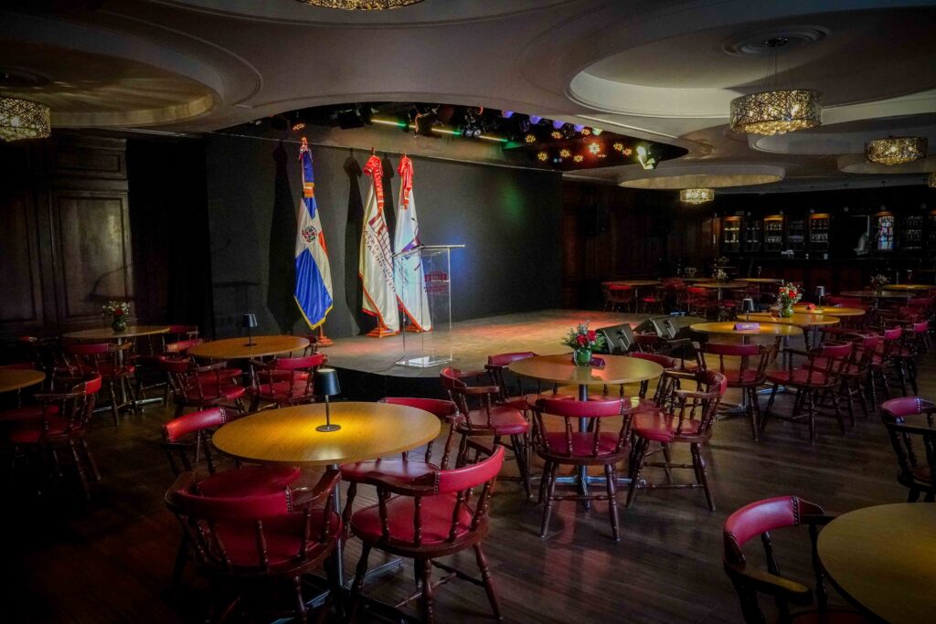 Teatro Nacional inaugura moderna cabina de sonido y luces en el Café Teatro Juan Lockward